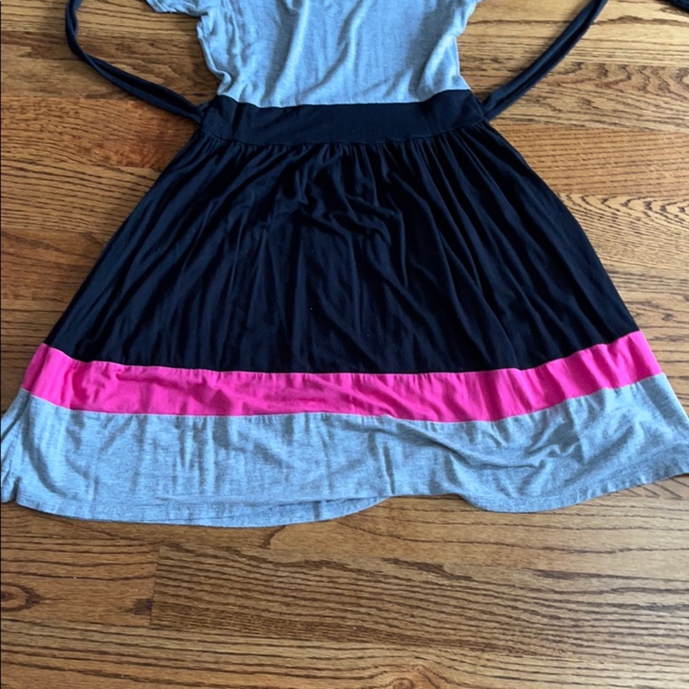 Color block dress - Picture 3 of 3